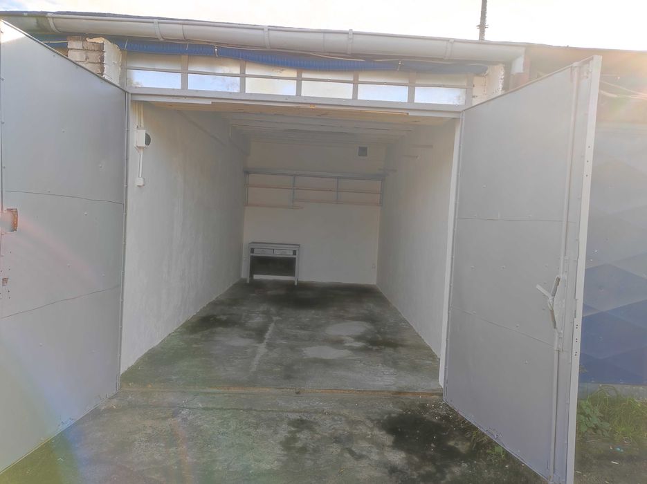 Garaż do wynajęcia 19m², prąd, oświetlenie; ul. Batalionów Chłopskich