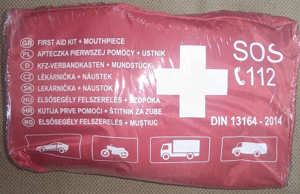 Apteczka pierwszej pomocy samochodowa + ustnik din 13164