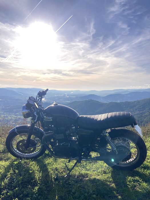 Triumph bonneville T100