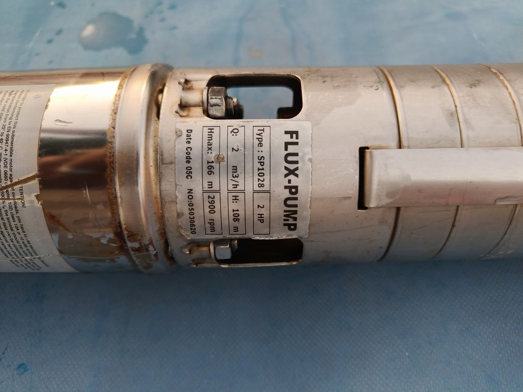 Bomba submersível trifásica