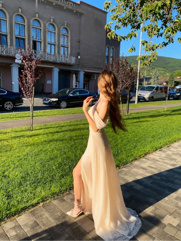 вечірня/випускна сукня