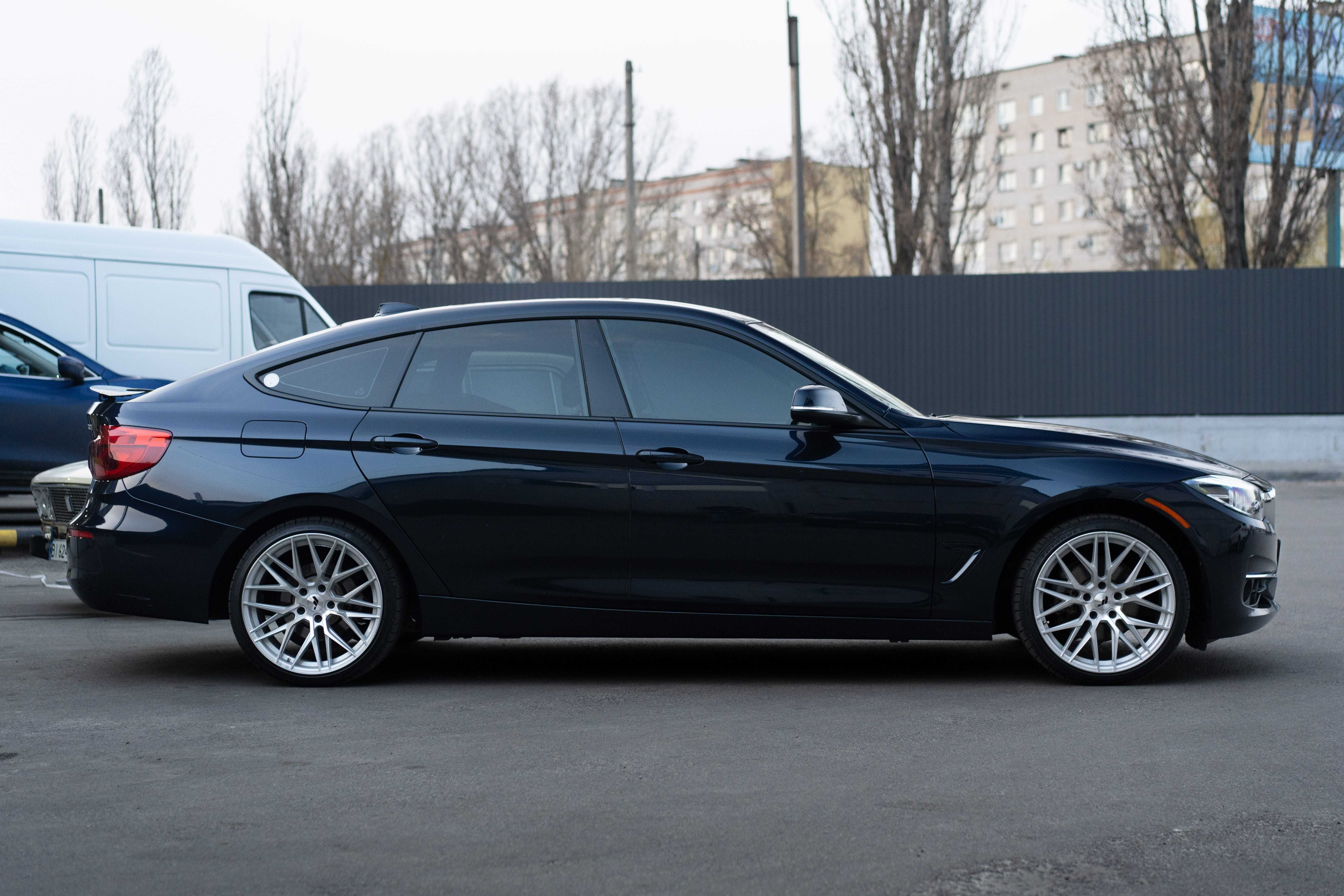 Автомобіль BMW 3, F34 330і