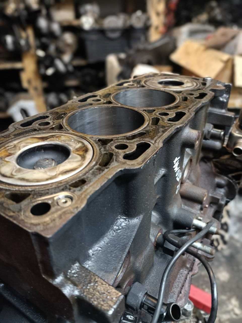 Низ пеньок двигун мотор Хюндай Hyundai 2.2 під автомат D4EB