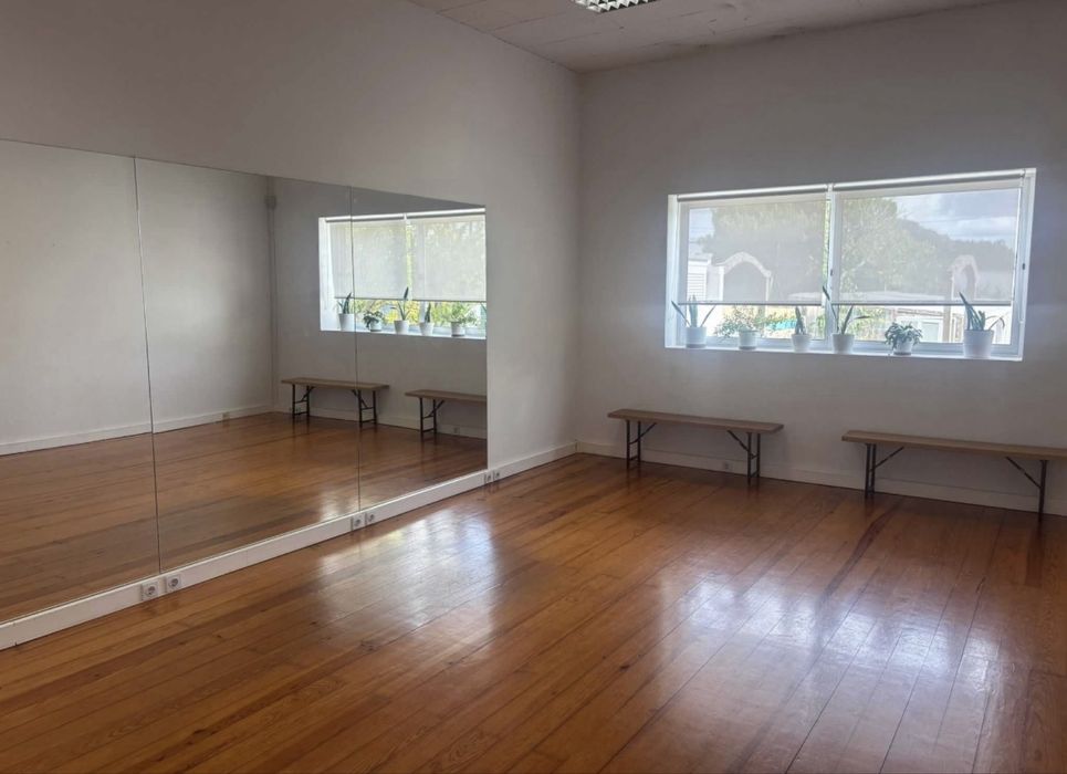 Sala-Estúdio multiusos com 30m2, aluguer à hora/dia