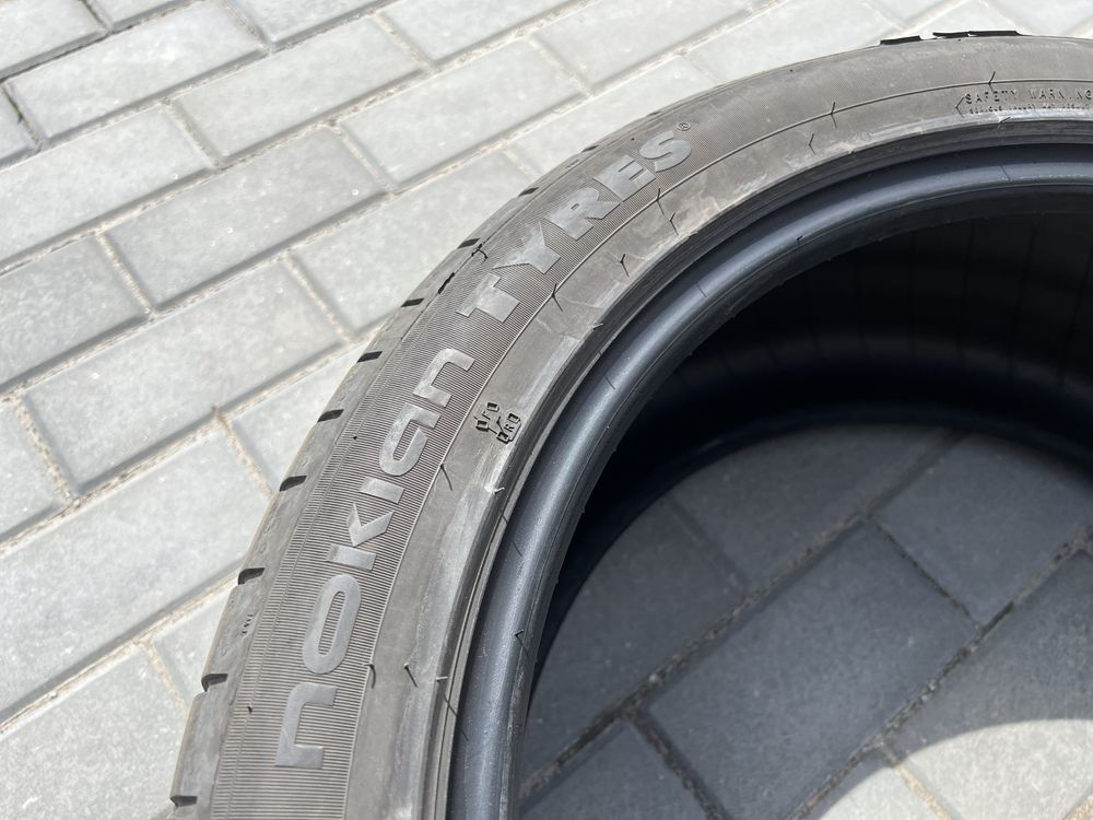 Продам шини Nokian Tyres Hakka Black 2 245/45/19