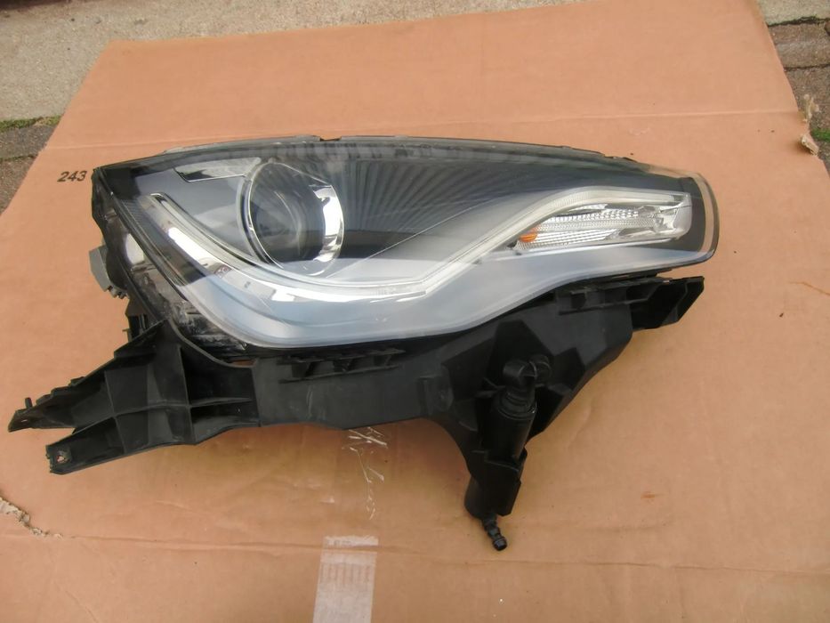 Lampa prawą AUDI A1 8x Xenon ślisk