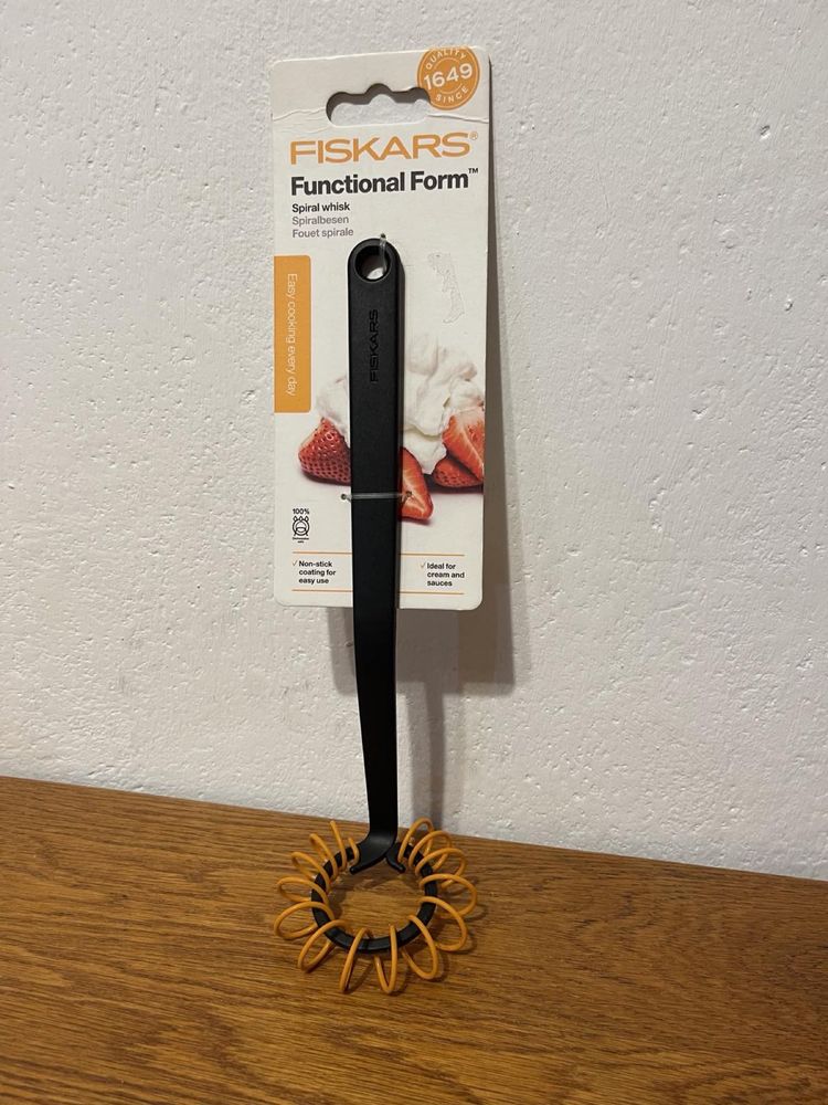 Венчік Віночок спіральний Fiskars Functional Form