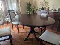 Mesa de jantar em mogno