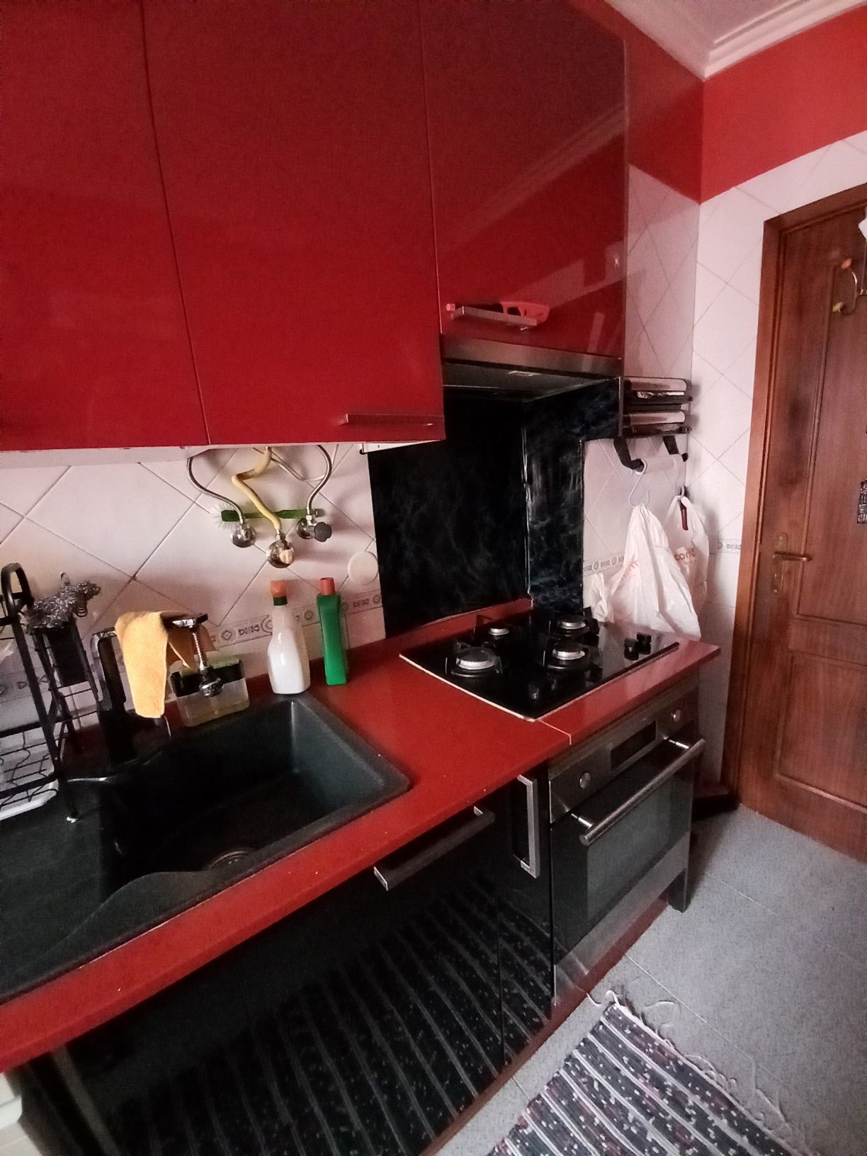Quarto aluguer, mobilado
