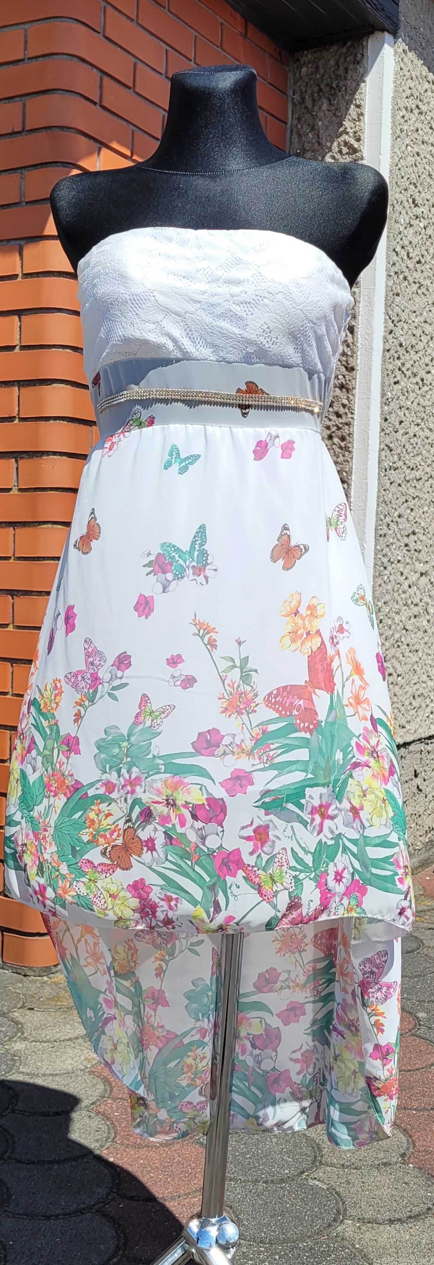 Zwiewna sukienka w motylki