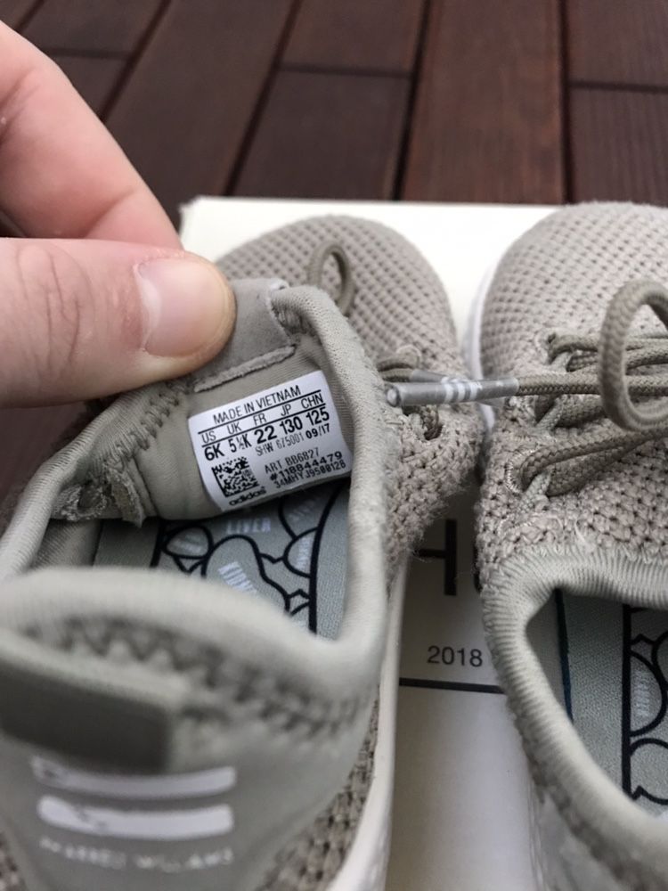 Adidas Pharrell Williams r. 22 buty chłopięce oryginalne karton