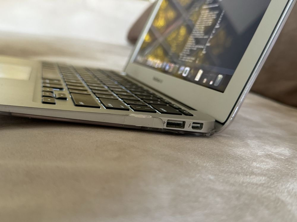Macbook Air 11” (2015) i5