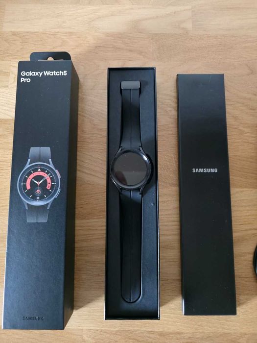 Smartwatch Zegarek Samsung Watch 5 Pro R920 / 45mm czarny-uszkodzony