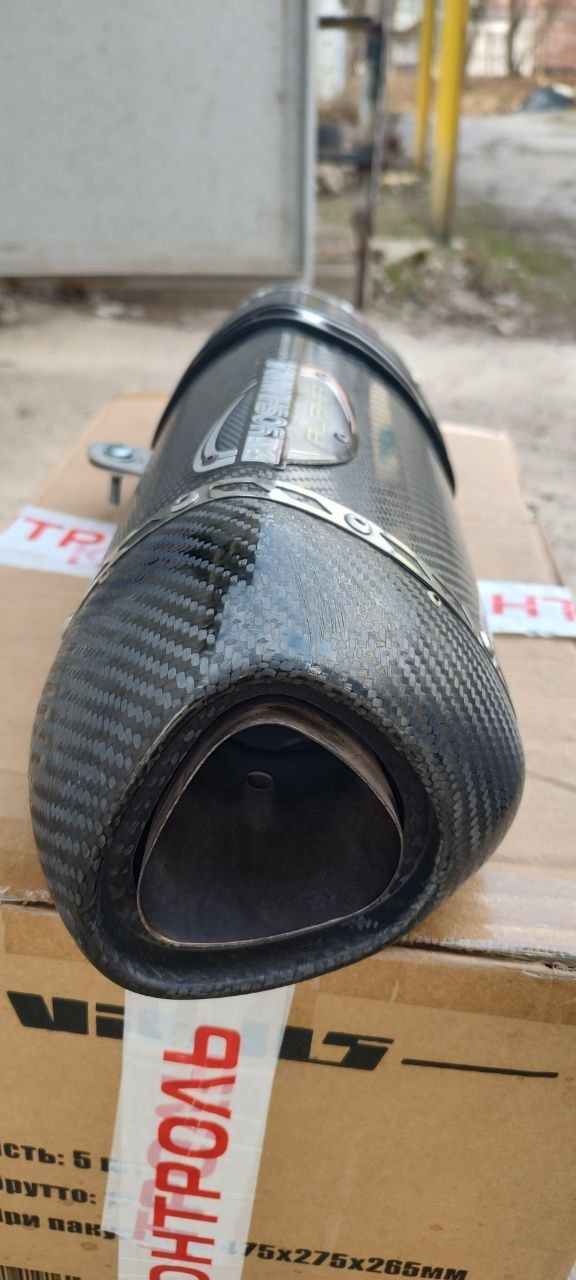 Глушитель, банка Yoshimura Carbon, выхлоп оригинал gsxr 1000