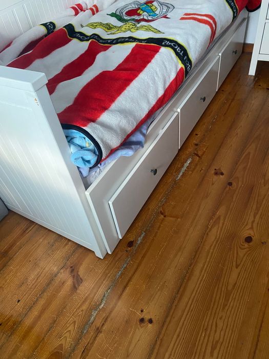 Quarto solteiro bom estado barato