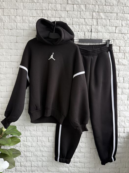 Теплий жіночий спортивний клстюм на флісі . Зимовий теплий костюм