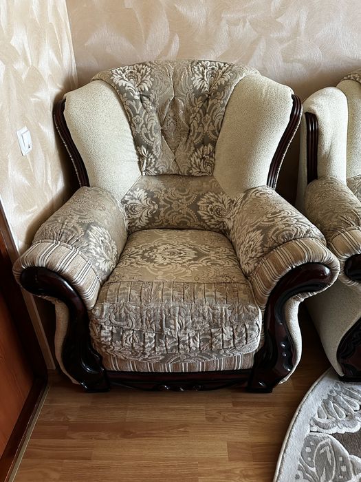 Диван два крісла