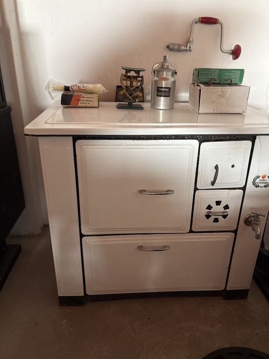 Forno a Lenha Antigo – Fogões Oliveira – 200€ (negociável)