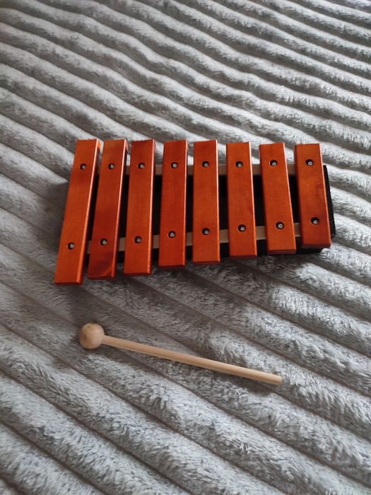 Дерев'яний маленький ксилофон