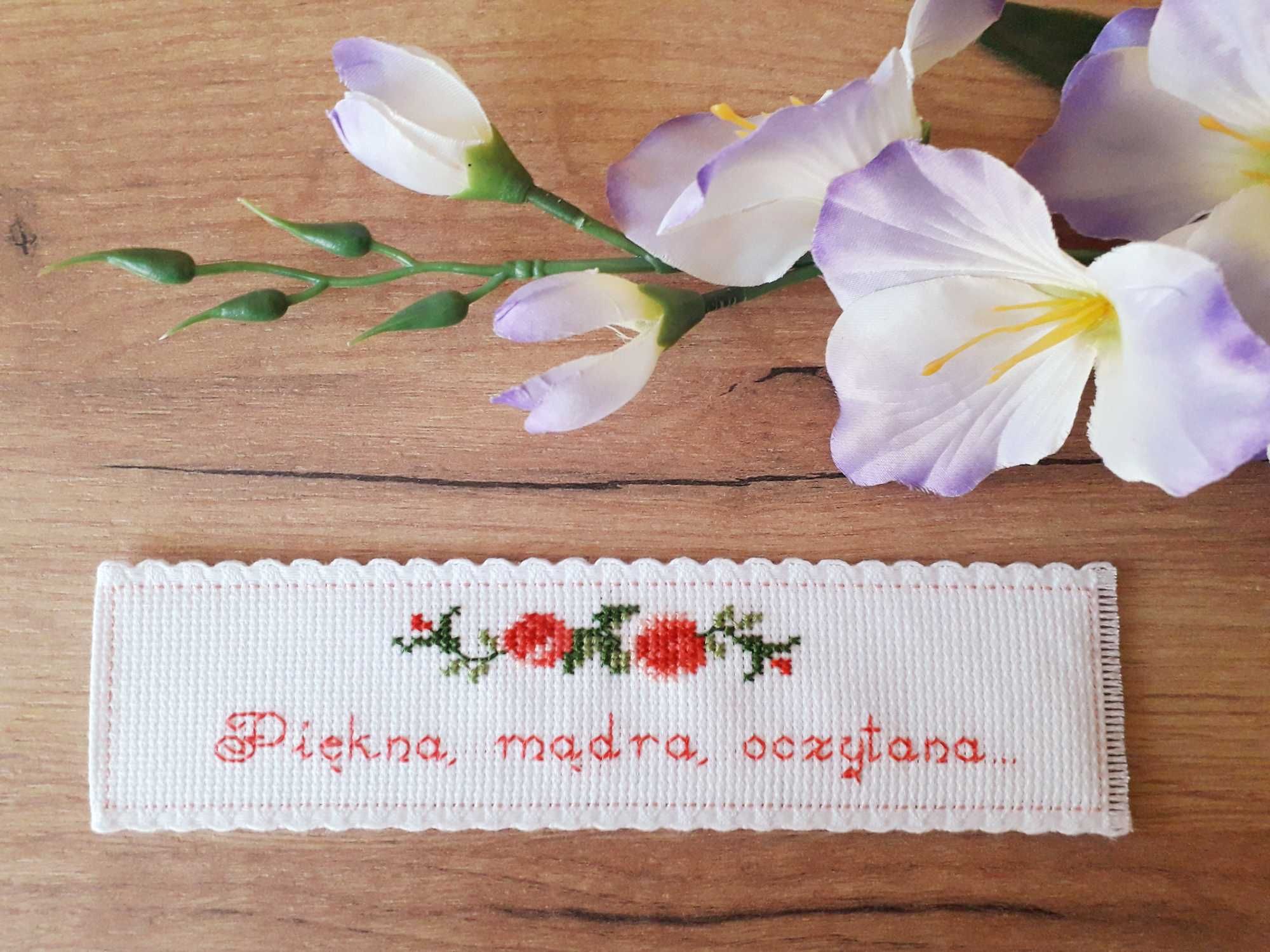 Zakładka do książki hand made rękodzieło prezent napis haft