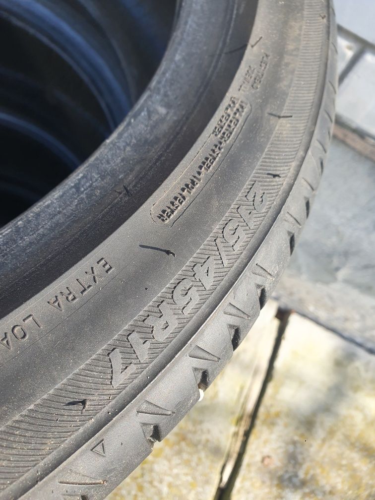 Літня гума 215/45 R17