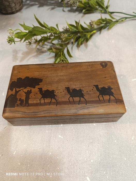 Stara szkatułka na cygara drewniana