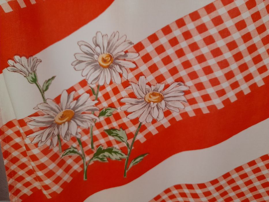 Zasłony z frędzlami vintage czerwone