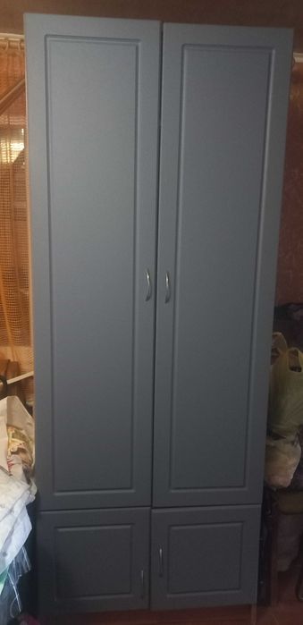 Шкаф та письмова частина