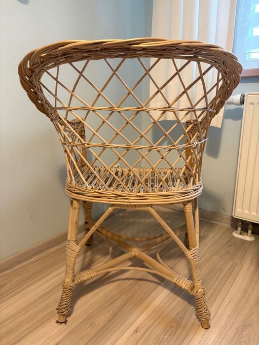 Fotel wiklinowy biały beżowy