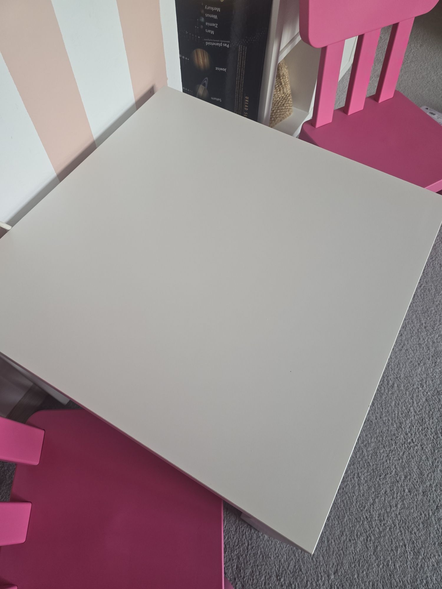 Stolik Lack i 2 krzesła Mamut Ikea