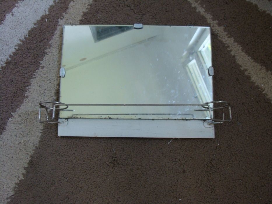 lustro łazienkowe lusterko drewno prl zabytkowe 30 cm na 40 cm wysyłk
