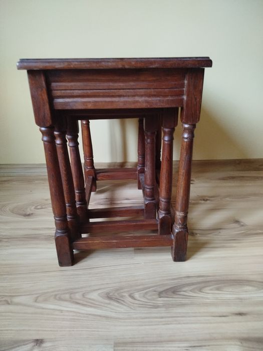 Trzy stoliki rozkładane