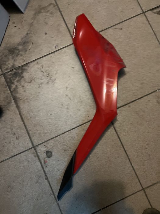 Ducati supersport 950 rok 2021 owiewki czesci