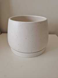 Doniczka ceramiczna z podstawka