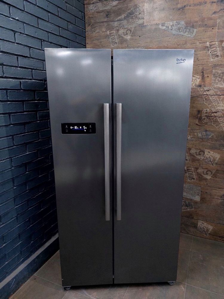 Дводверний холодильник Beko GN164021XB сірий side by side