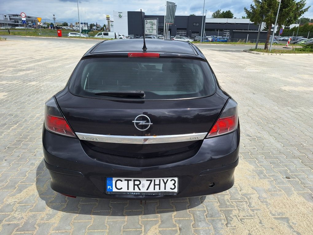 Opel Astra GTC 1.4 16V benzyna rok 2005 hak zadbana