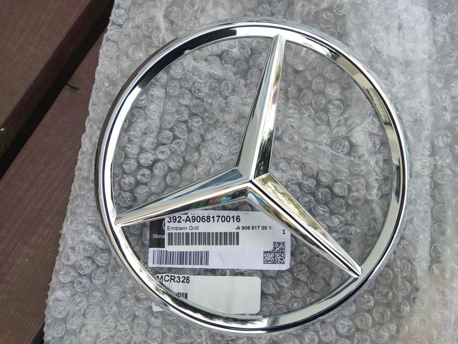 Znaczek Logo Emblemat Mercedes