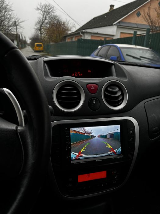 Продам автомобіль який точно привертає увагу на дорозі!