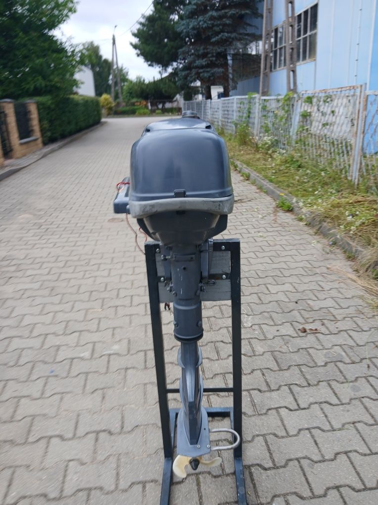 Silnik zaburtowy Yamaha 4 hp sprzedam