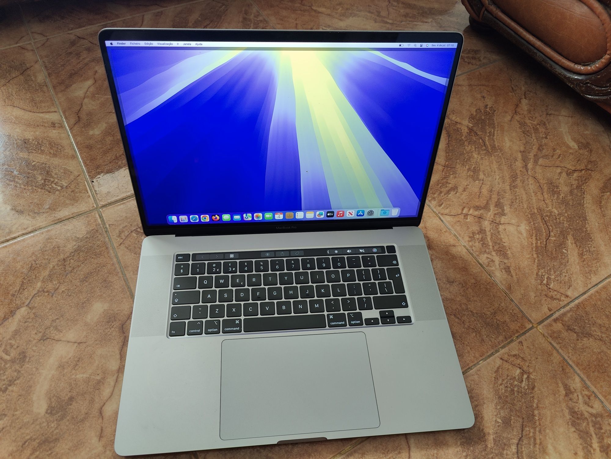MacBook Pro 16" 2019 i9 2.4GHz 16GB 500GB SSD + Software Pro DJ