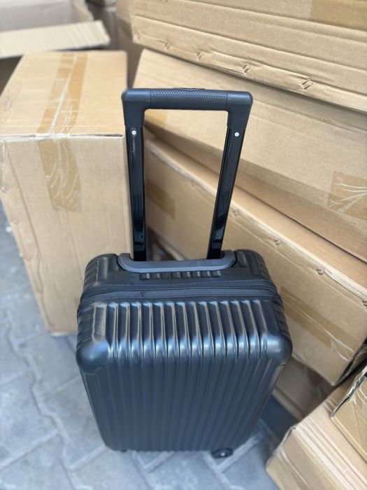 Чемодан 30 л , валіза чорна поліпропілен, чемодан, 60 см