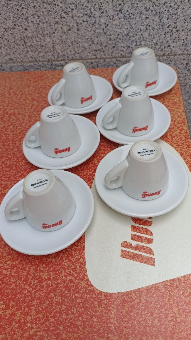 Chávenas Buondi de café novas