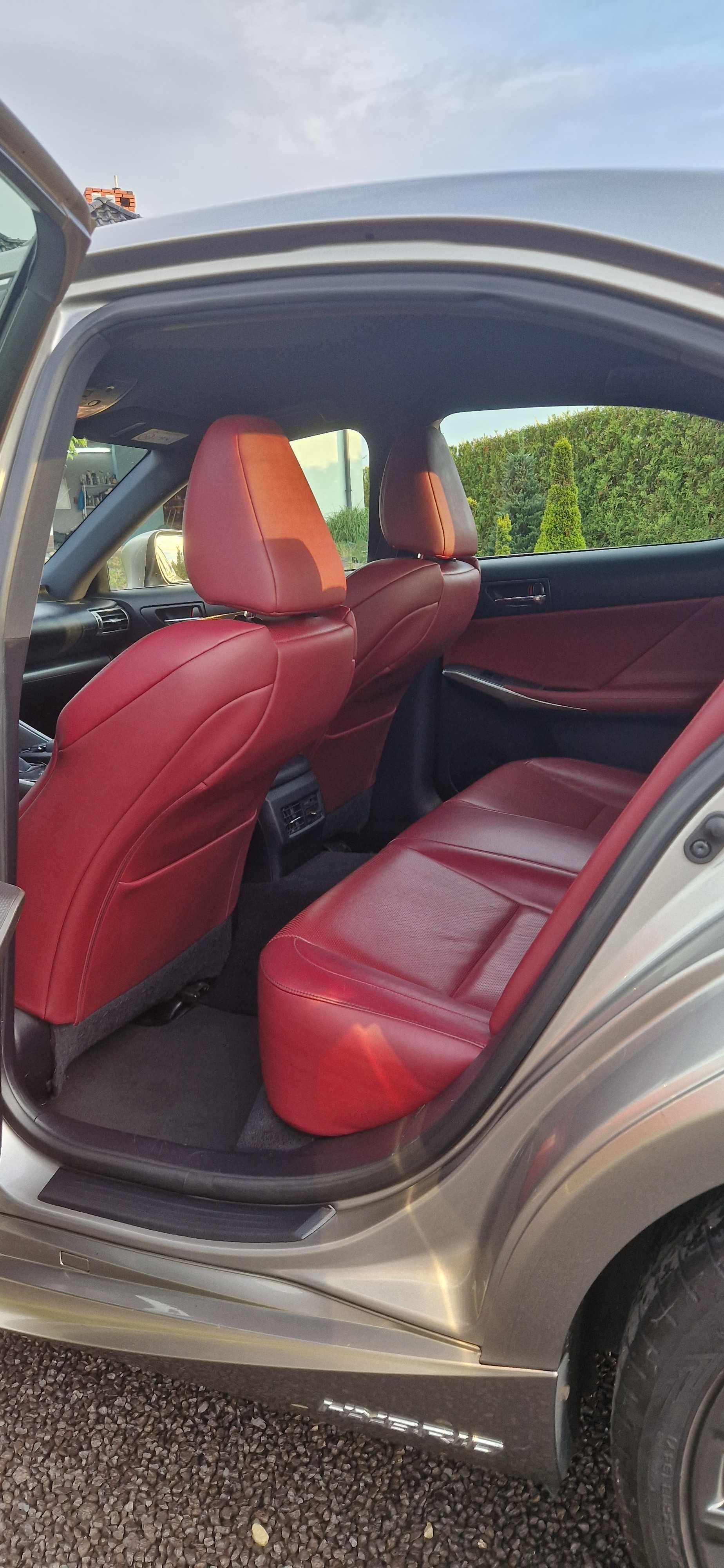 Lexus IS 300h F sport