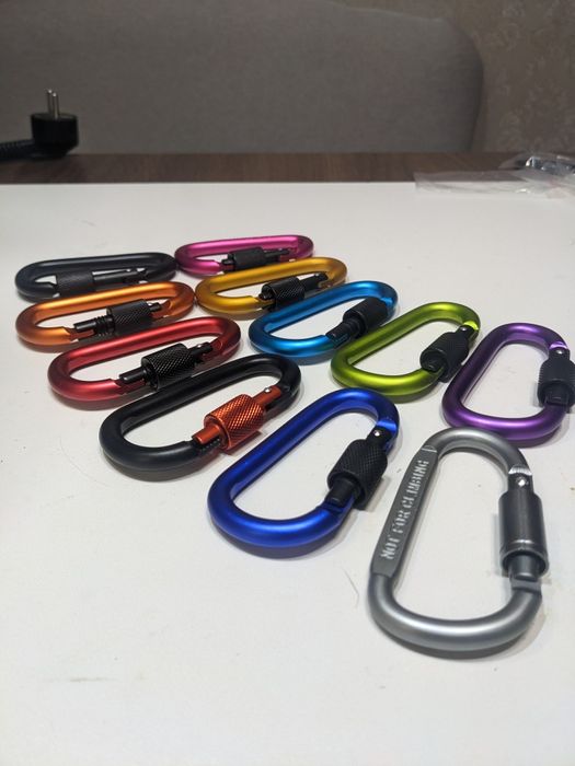 Карабіни. Кольорові та сірі. Продаж від 1 шт Карабин