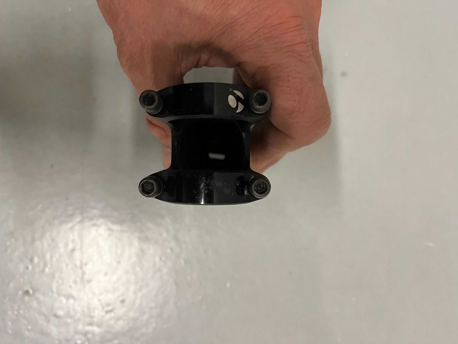 Mostek Bontarger 90mm zwnios 7 stopni mało używany