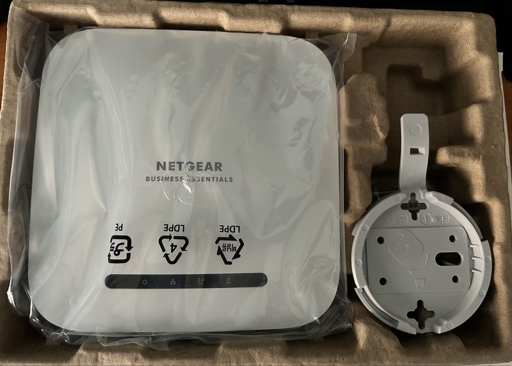 WiFi 6 Access Point with 2.5G PoE - NETGEAR WAX220