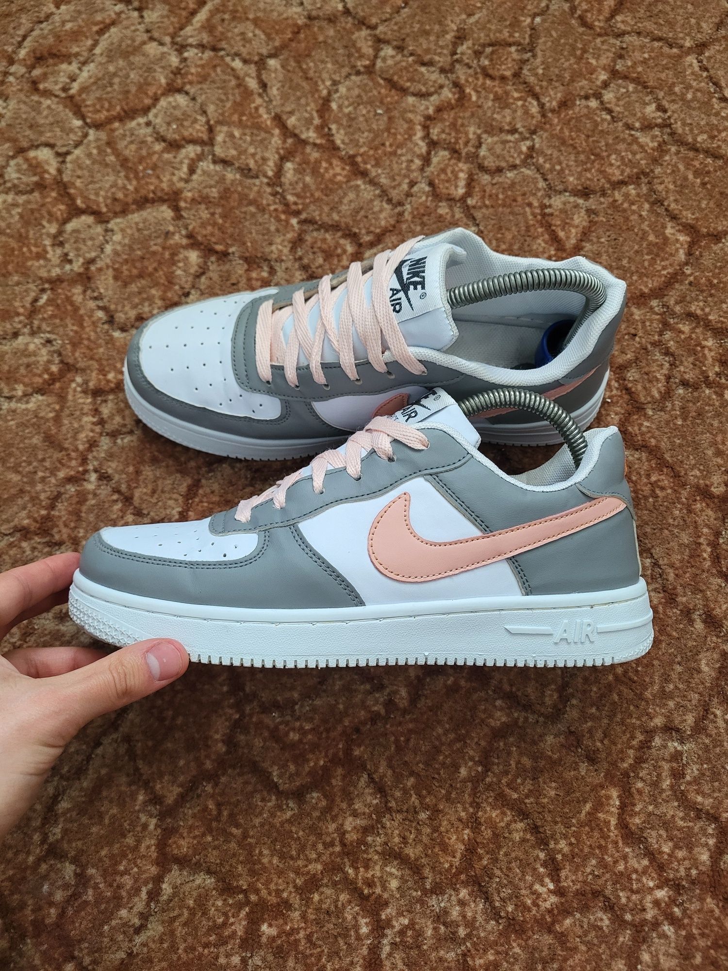 Женские кроссовки Nike Air Force 1