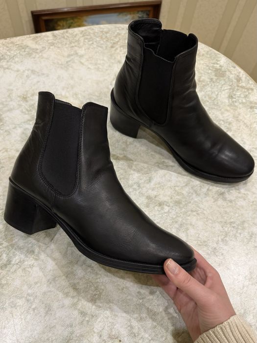 Черевики жіночі