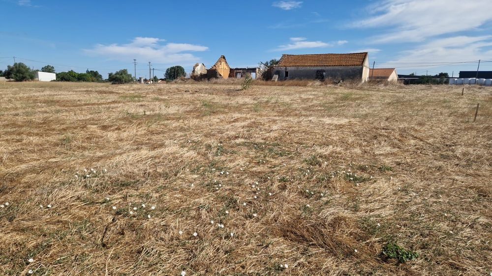 “OPORTUNIDADE ÚNICA: Terreno aprovado para casa móvel, modular 300m².”