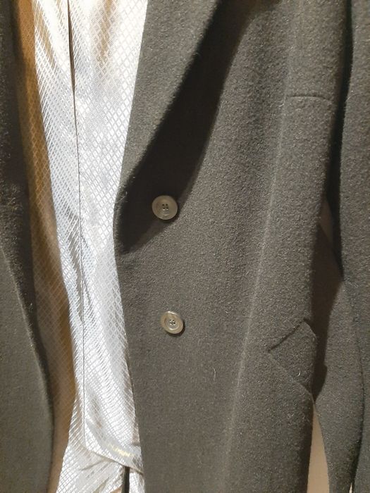 Klasyczny wełniany czarny płaszcz z paskiem